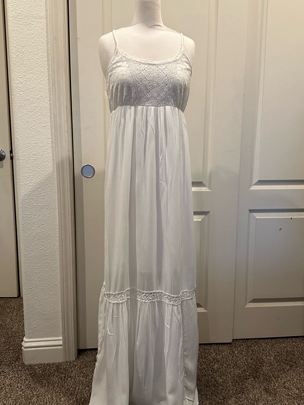 Mossimo Supply Co. White Lace Bodice Spaghetti Strap Maxi Dress